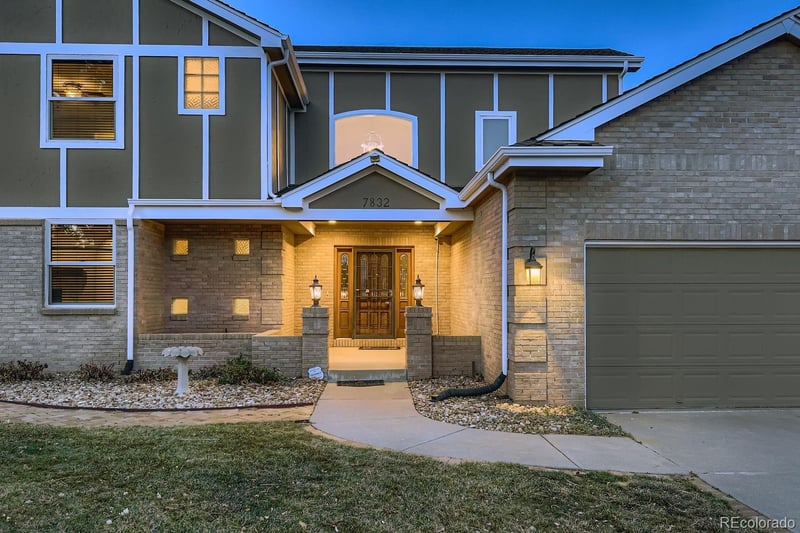 7832 W Oxford Cir, Lakewood, CO 80235