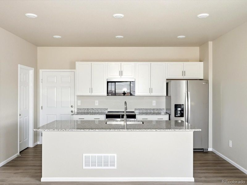 2212 E 164th Ave, Thornton, CO 80602