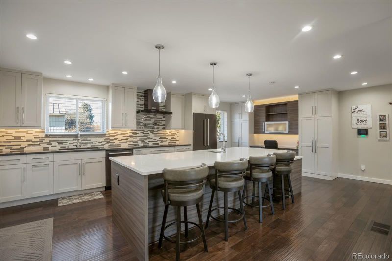 6221 S Logan Ct, Centennial, CO 80121