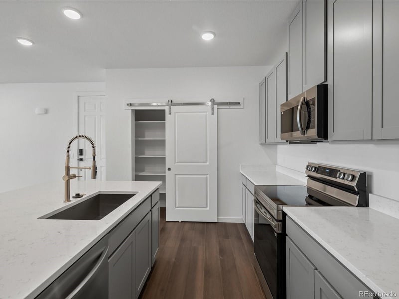 6153 N Ceylon St #206, Denver, CO 80249
