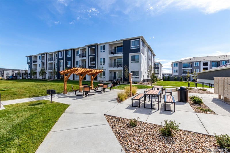 6153 N Ceylon St #206, Denver, CO 80249