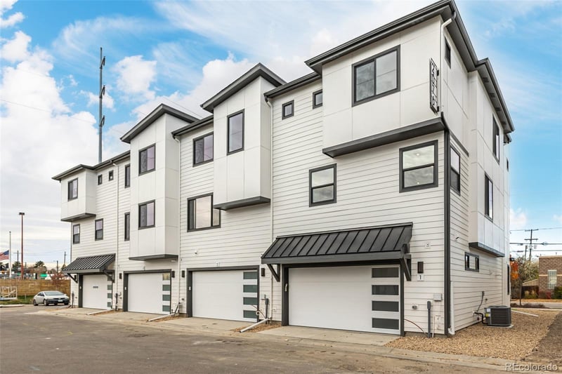 2076 S Holly St #1, Denver, CO 80222