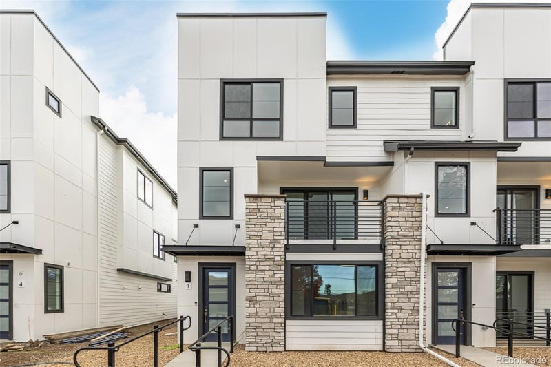 2076 S Holly St #1, Denver, CO 80222