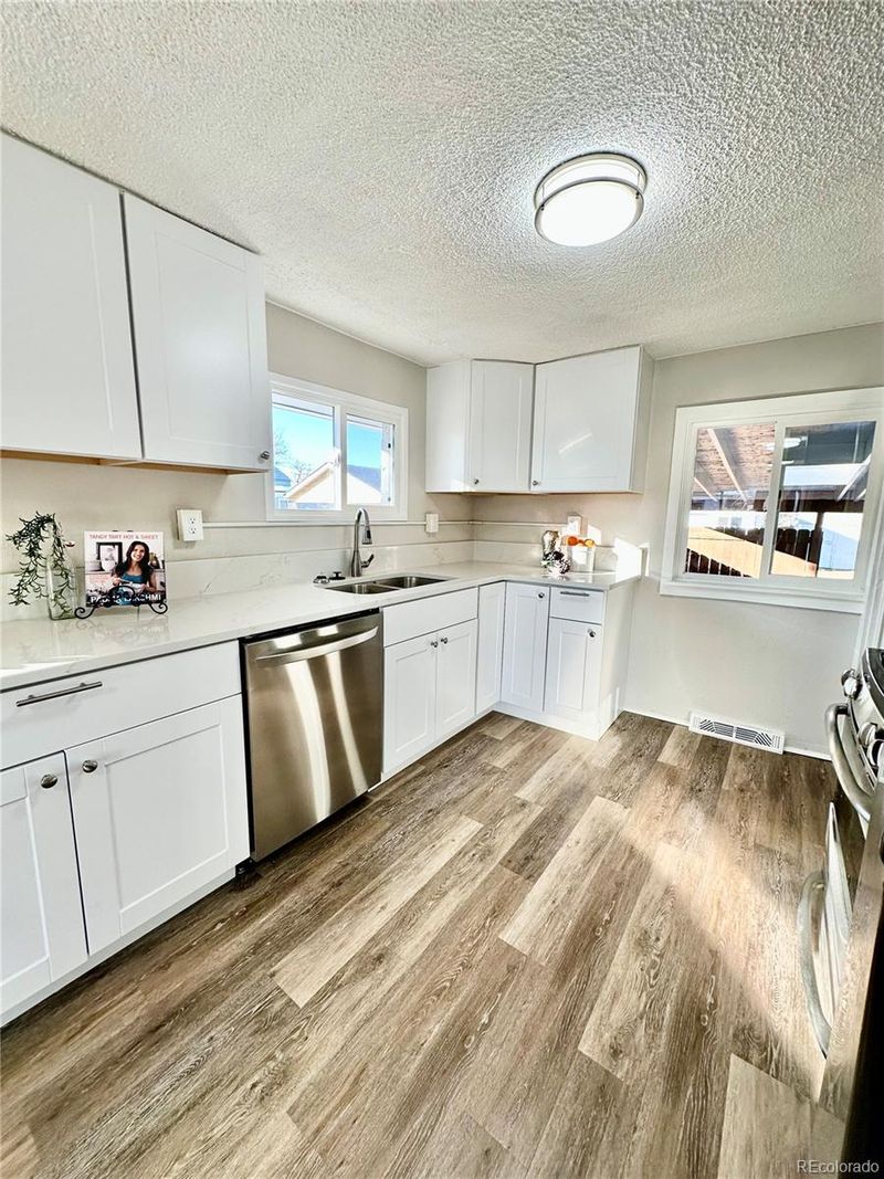 6401 E 71st Ave, Commerce City, CO 80022