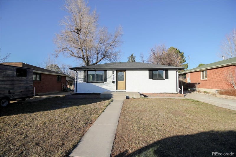 4901 E Asbury Ave, Denver, CO 80222