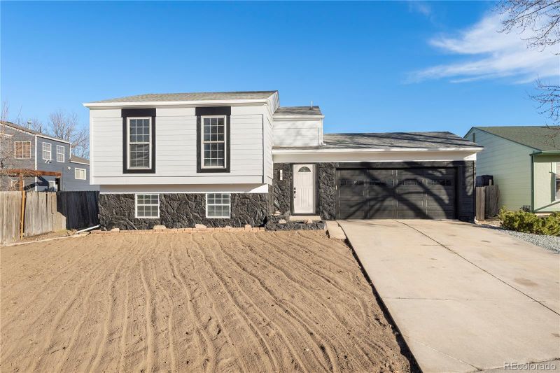 1782 Danube Ct, Aurora, CO 80011