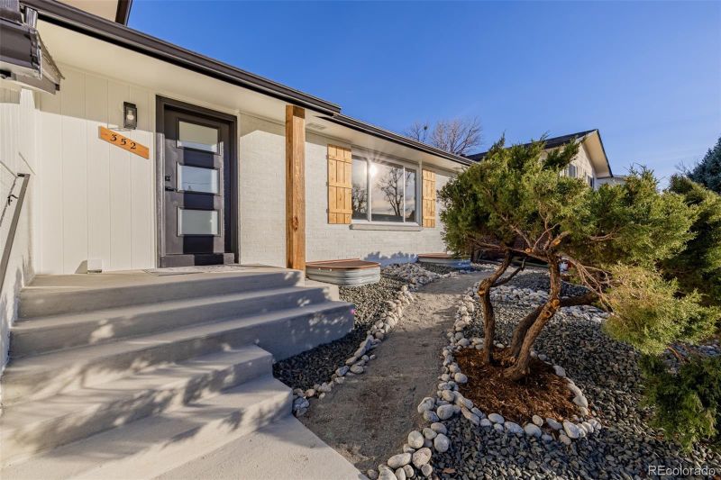 352 S Carr St, Lakewood, CO 80226