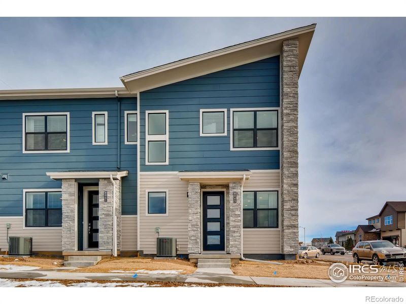 2771 Bear Springs Cir, Longmont, CO 80503