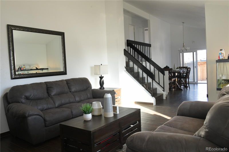 16907 E Kent Dr, Aurora, CO 80013