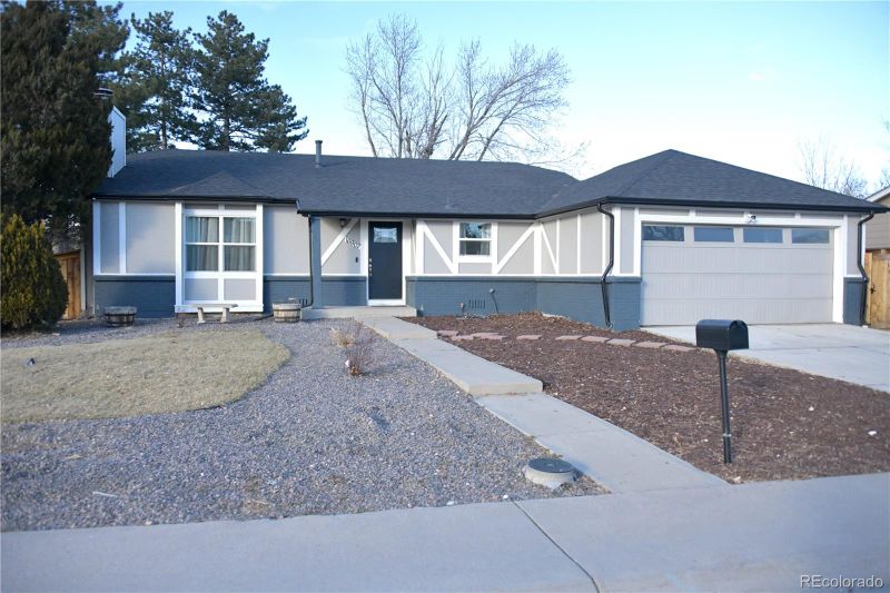 16907 E Kent Dr, Aurora, CO 80013