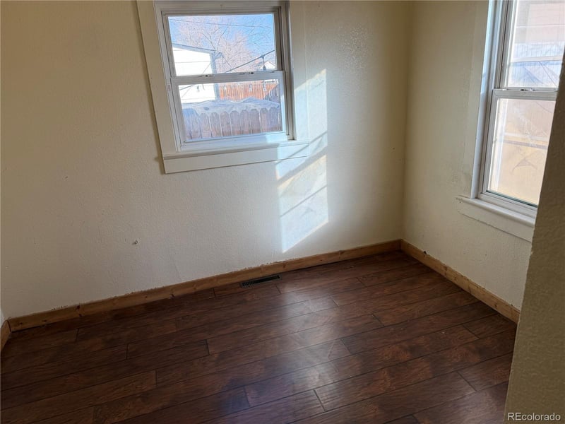 1042 S Raleigh St, Denver, CO 80219