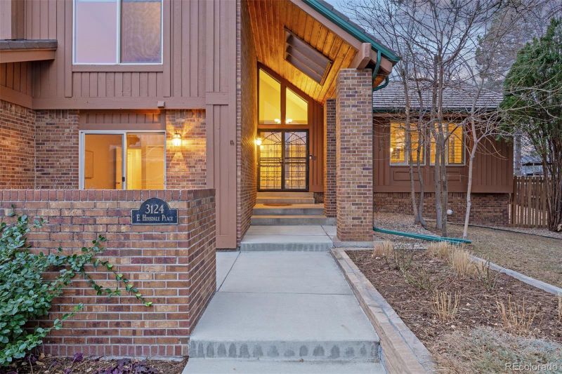 3124 E Hinsdale Pl, Centennial, CO 80122