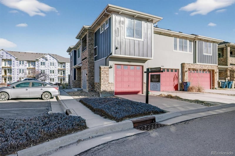 9300 E Florida Ave #901, Denver, CO 80247