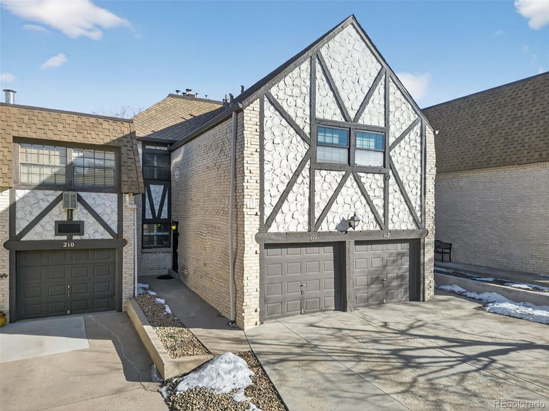4250 S Olive St #111, Denver, CO 80237