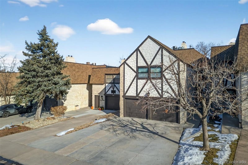 4250 S Olive St #111, Denver, CO 80237