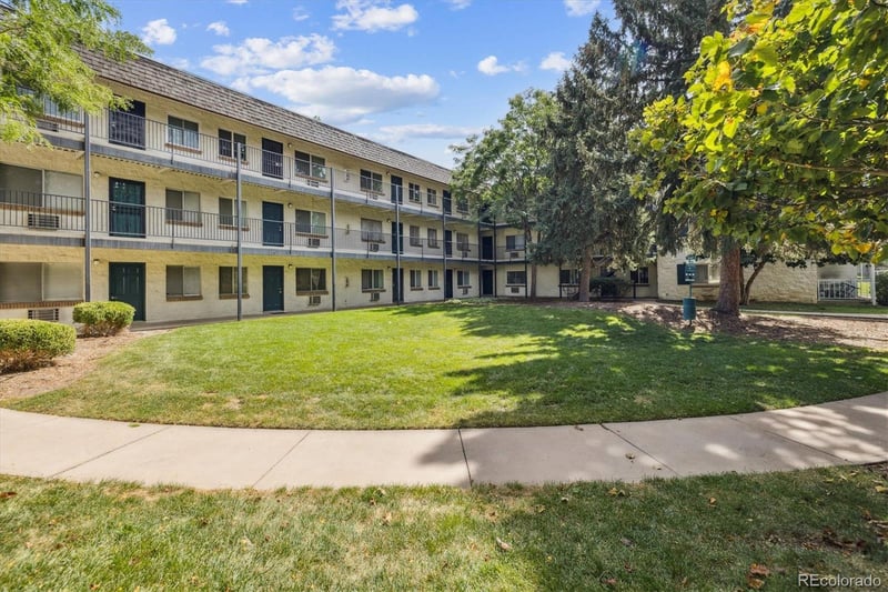 2225 S Jasmine St #102, Denver, CO 80222