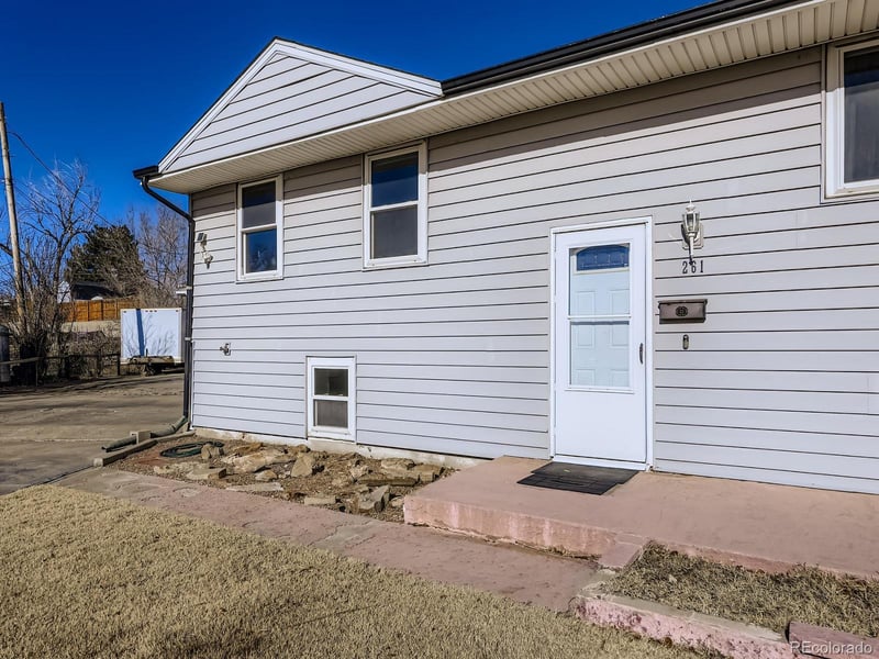 261 W 79th Ct, Denver, CO 80221