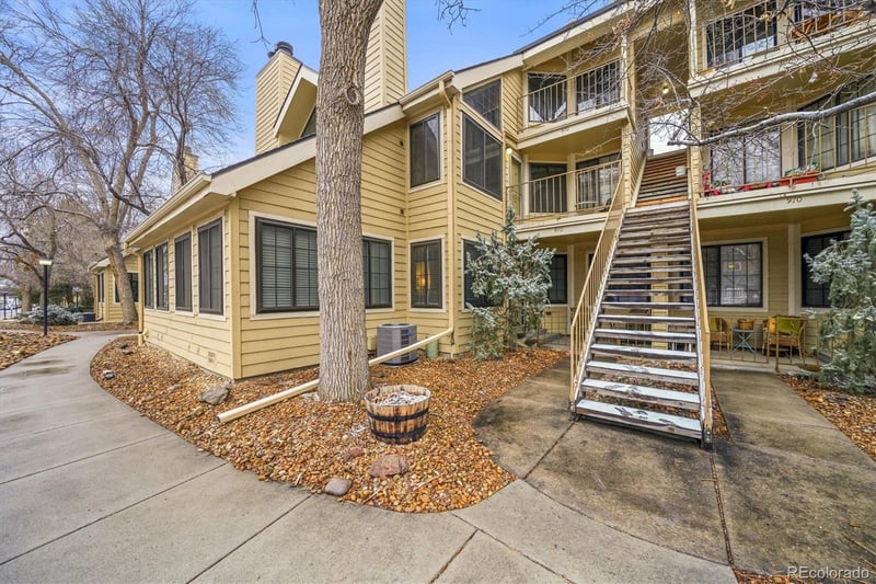 970 S Dahlia St #B, Denver, CO 80246