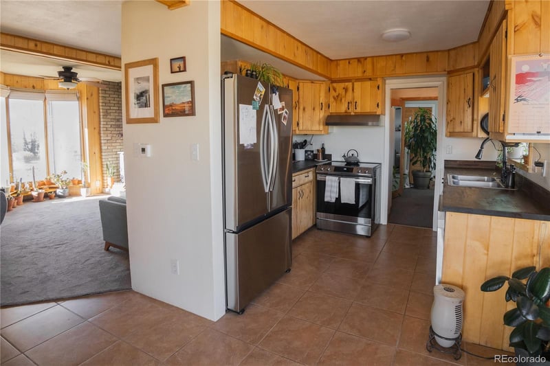 32500 Oak Ave, Blanca, CO 81123