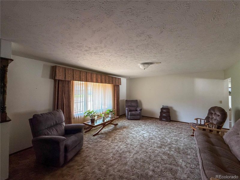 60 Cedar Cir, Burlington, CO 80807
