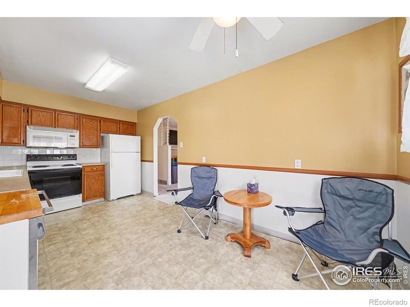 211 N 4th St, La Salle, CO 80645