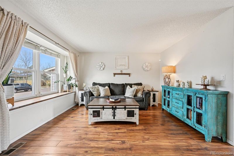 8451 W Star Cir, Littleton, CO 80128