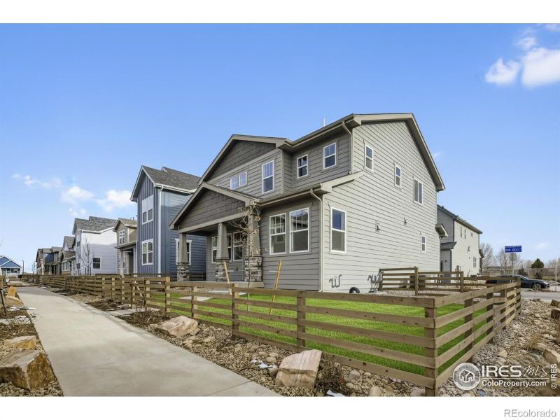 735 Nob Hill Ln, Fort Collins, CO 80524