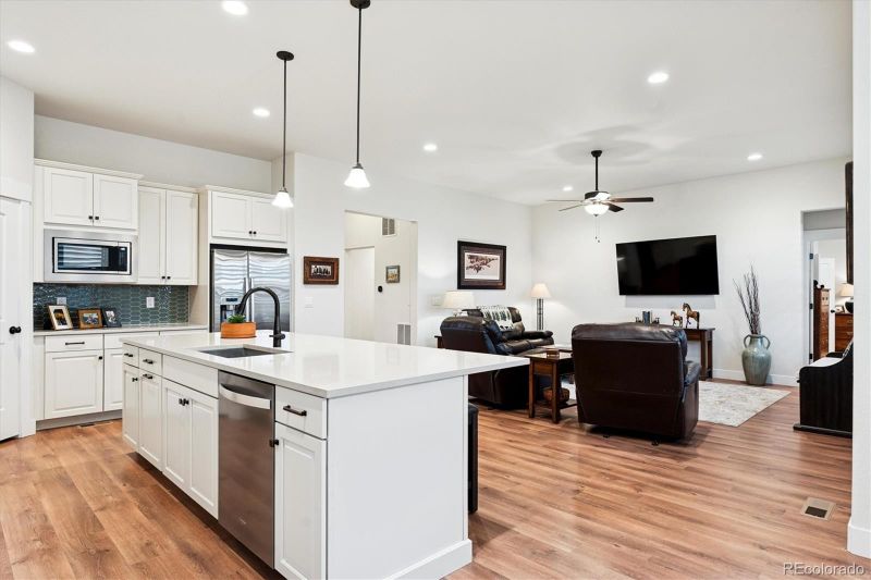 21866 E Swallow Pl, Aurora, CO 80016
