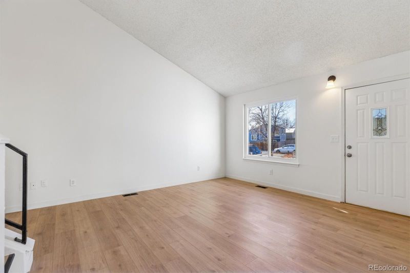 17406 E Temple Dr, Aurora, CO 80015