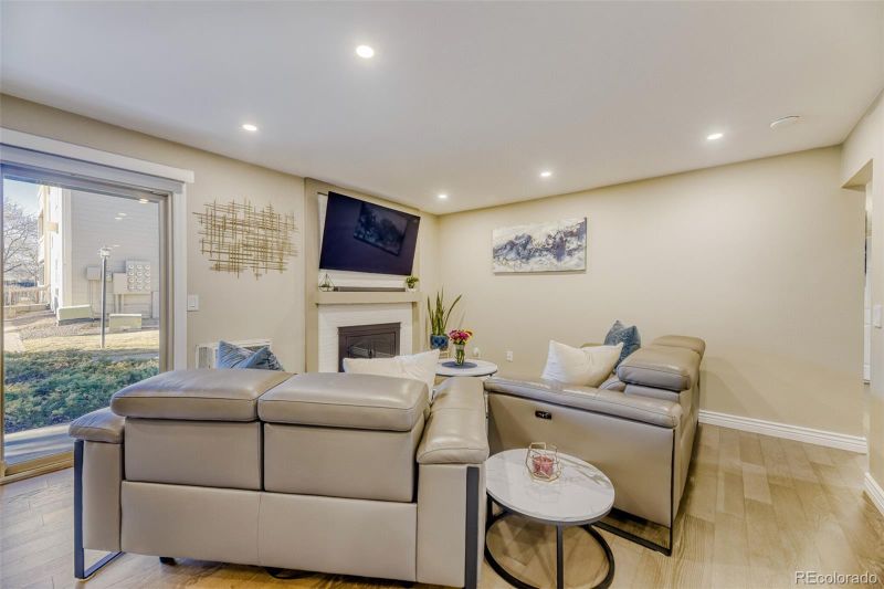4896 S Dudley St #8-2, Littleton, CO 80123