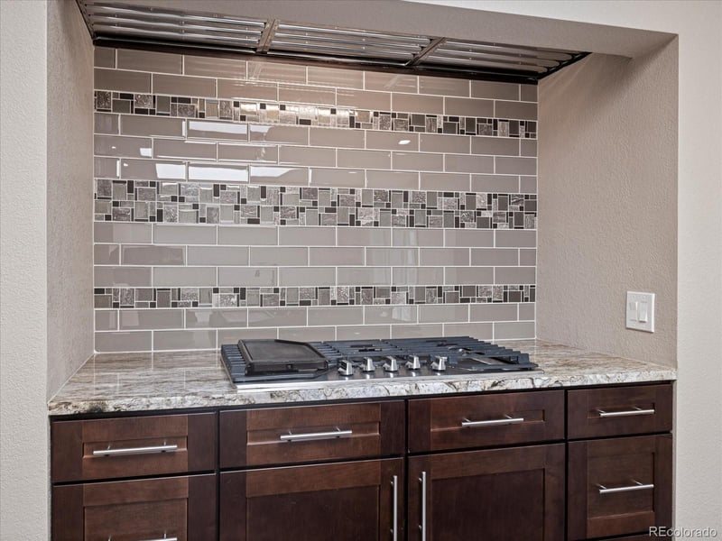 8233 W 62nd Pl, Arvada, CO 80004