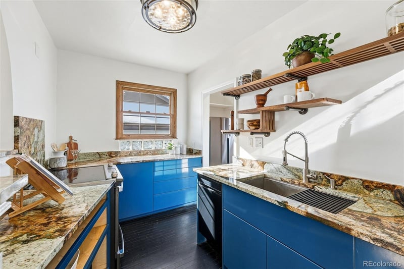 567 Harrison St, Denver, CO 80206