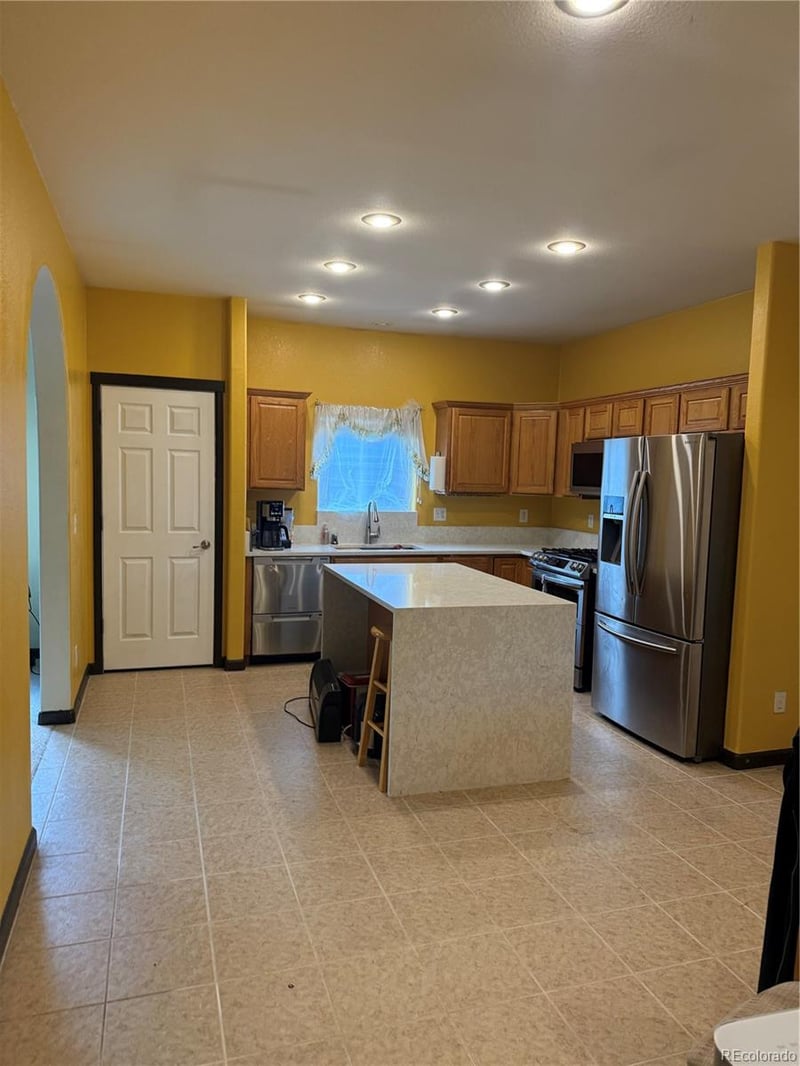 985 Depew St, Lakewood, CO 80214