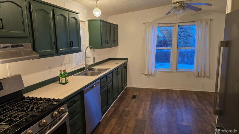 8621 Xanthia St, Commerce City, CO 80022