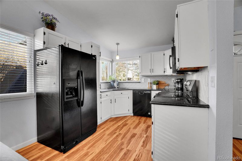 6813 S Everett St, Littleton, CO 80128