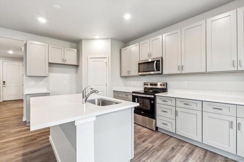 5783 N Ireland Ct, Aurora, CO 80019