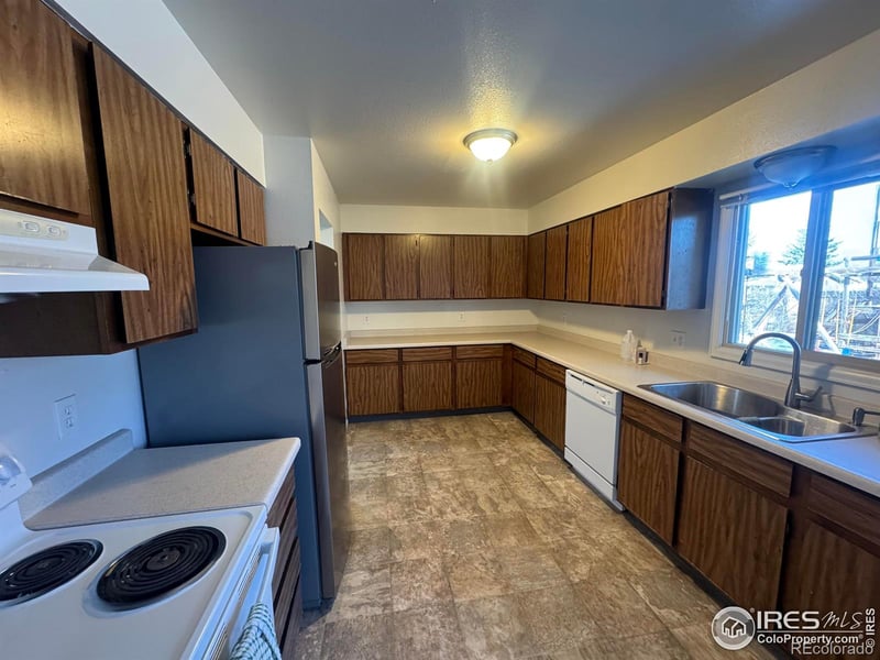 708 N Hillcrest Dr, Fort Collins, CO 80521