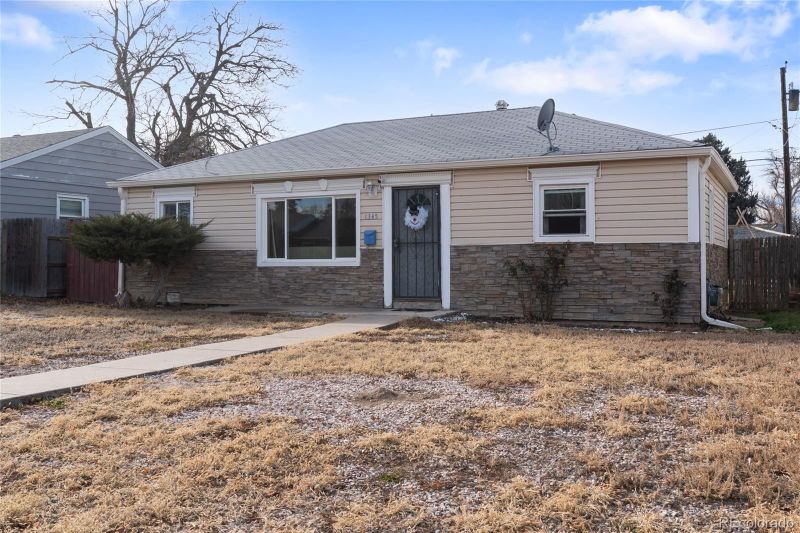 1345 Dallas St, Aurora, CO 80010