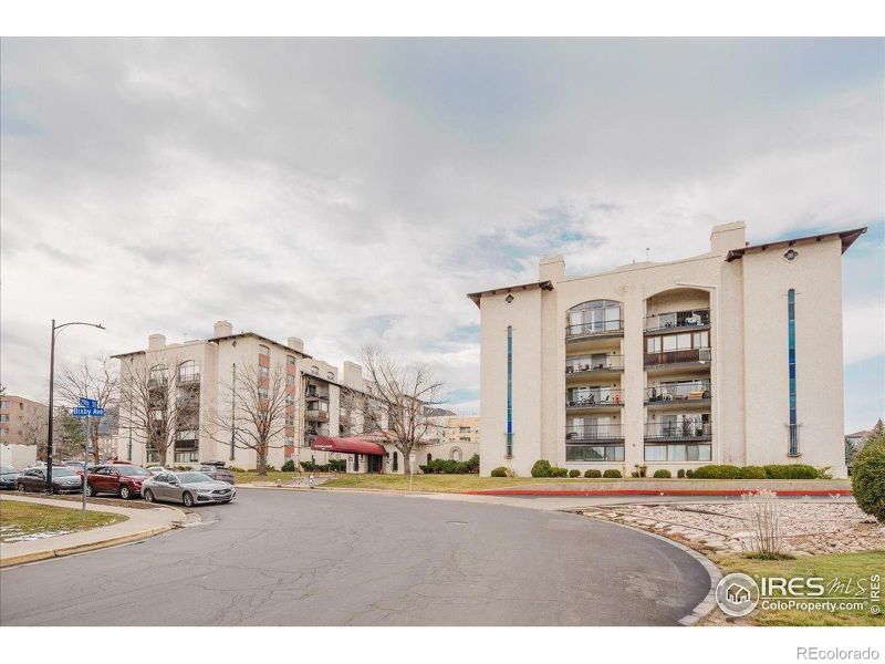 805 29th St #402, Boulder, CO 80303