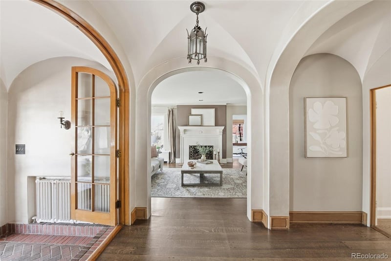 2057 Clermont St, Denver, CO 80207