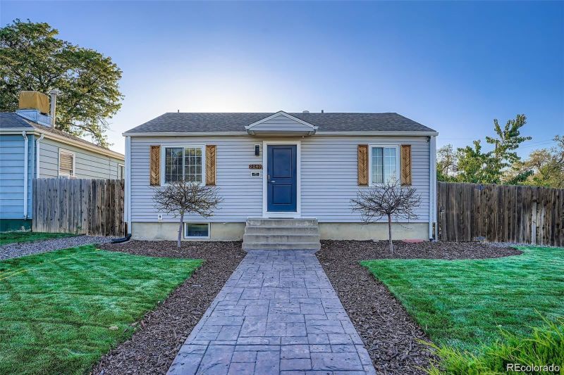 2097 Hanover St, Aurora, CO 80010