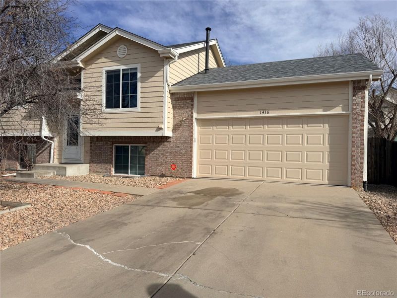 1416 S Pitkin Cir, Aurora, CO 80017