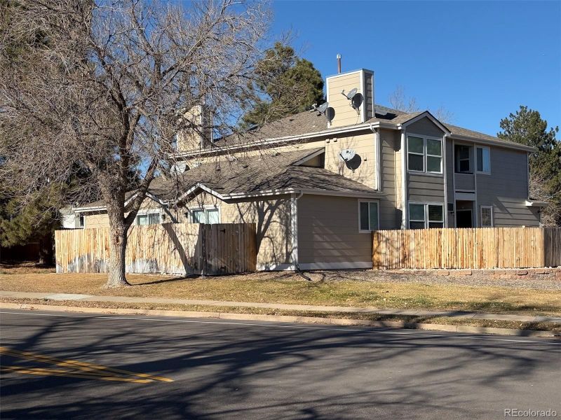 841 S Uravan Ct, Aurora, CO 80017