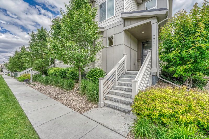 7277 W Adriatic Cir, Lakewood, CO 80227