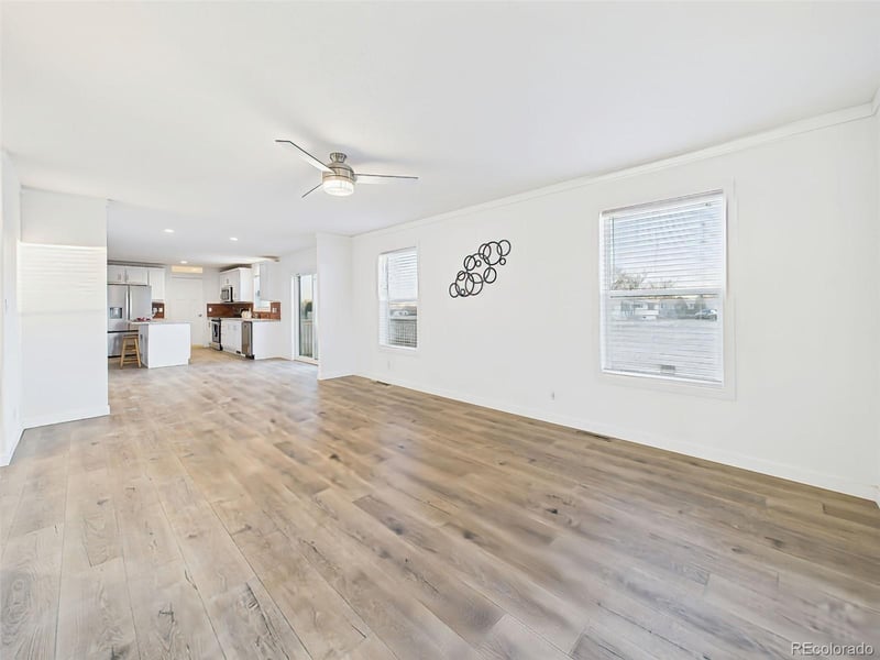 77 E Dante Ln, Pueblo, CO 81007