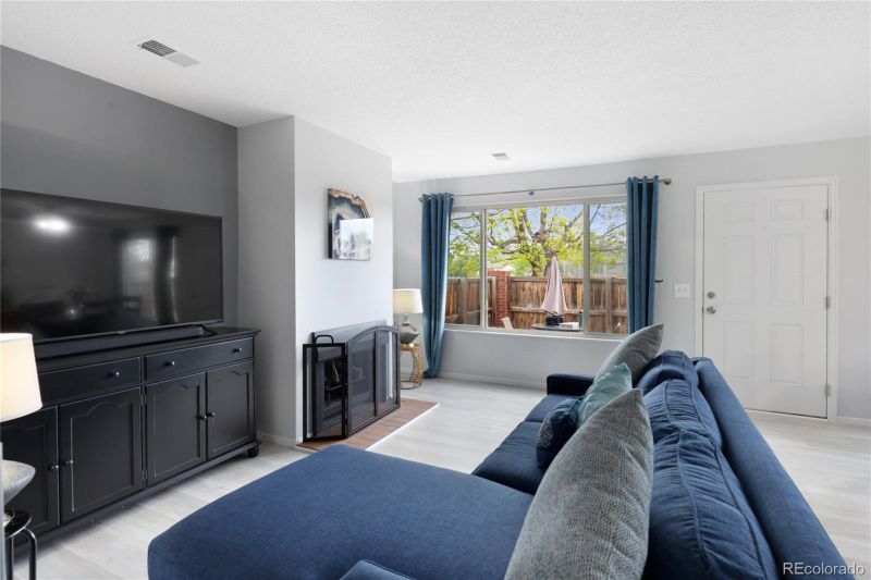 1910 W 102nd Ave, Thornton, CO 80260