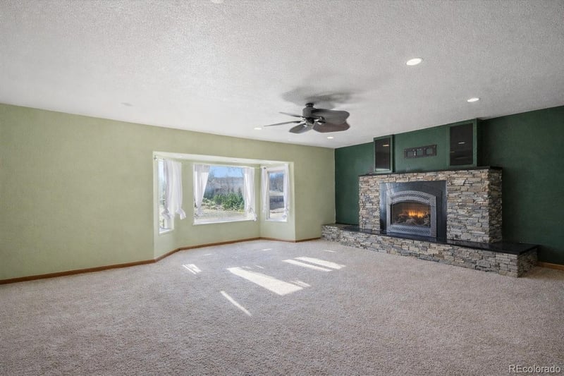 2 Meadow Ln, Swink, CO 81077