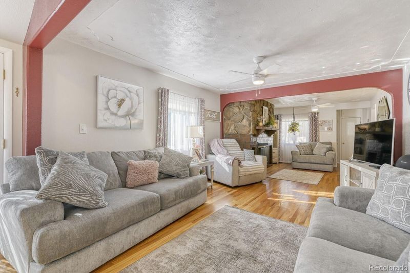 250 N 10th Ave, Brighton, CO 80601