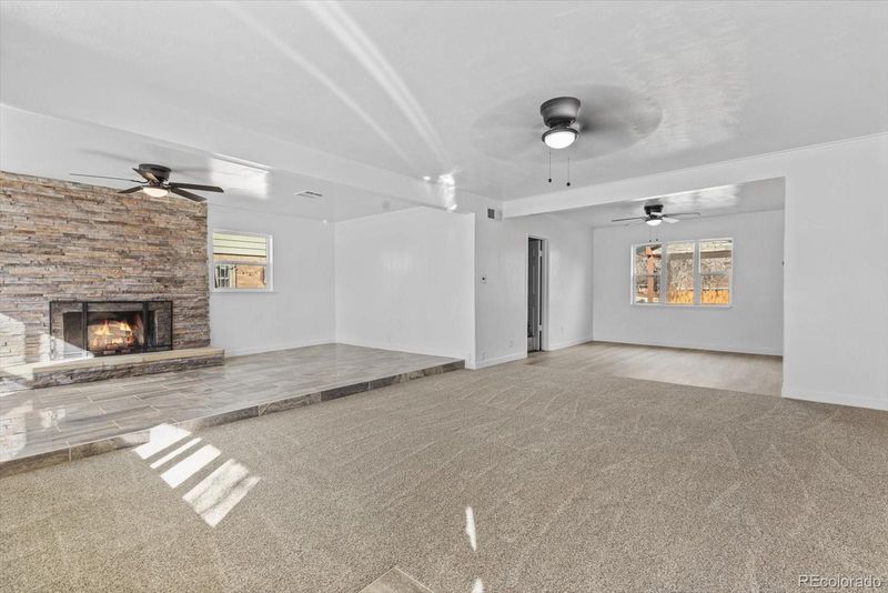 938 Salem St, Aurora, CO 80011