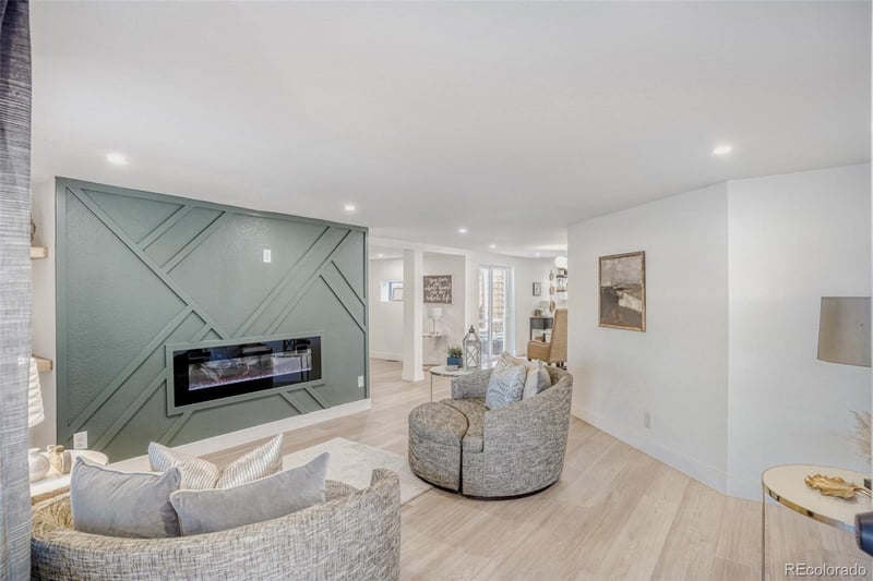 3670 N Glencoe St, Denver, CO 80207